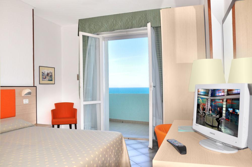 Hotel Losanna Gabicce Mare Exteriör bild