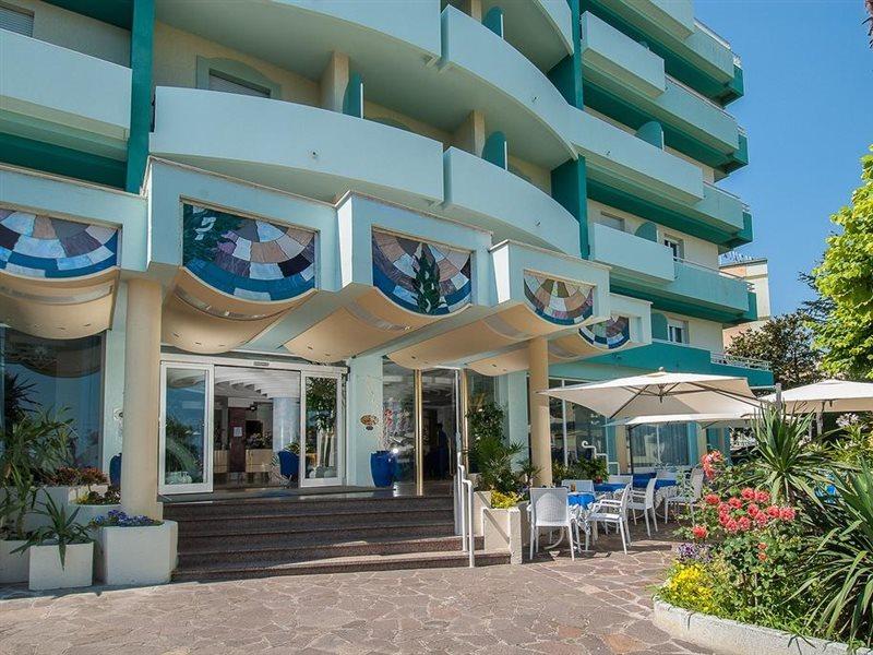 Hotel Losanna Gabicce Mare Exteriör bild