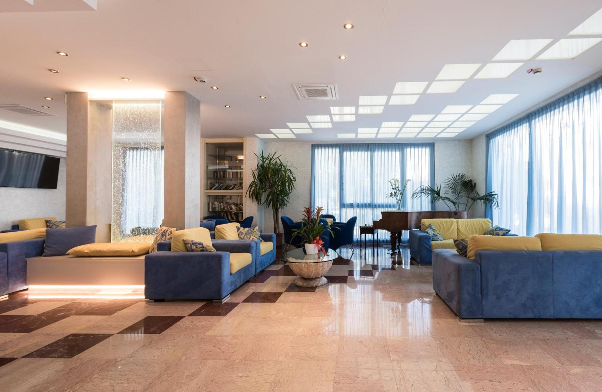 Hotel Losanna Gabicce Mare Exteriör bild