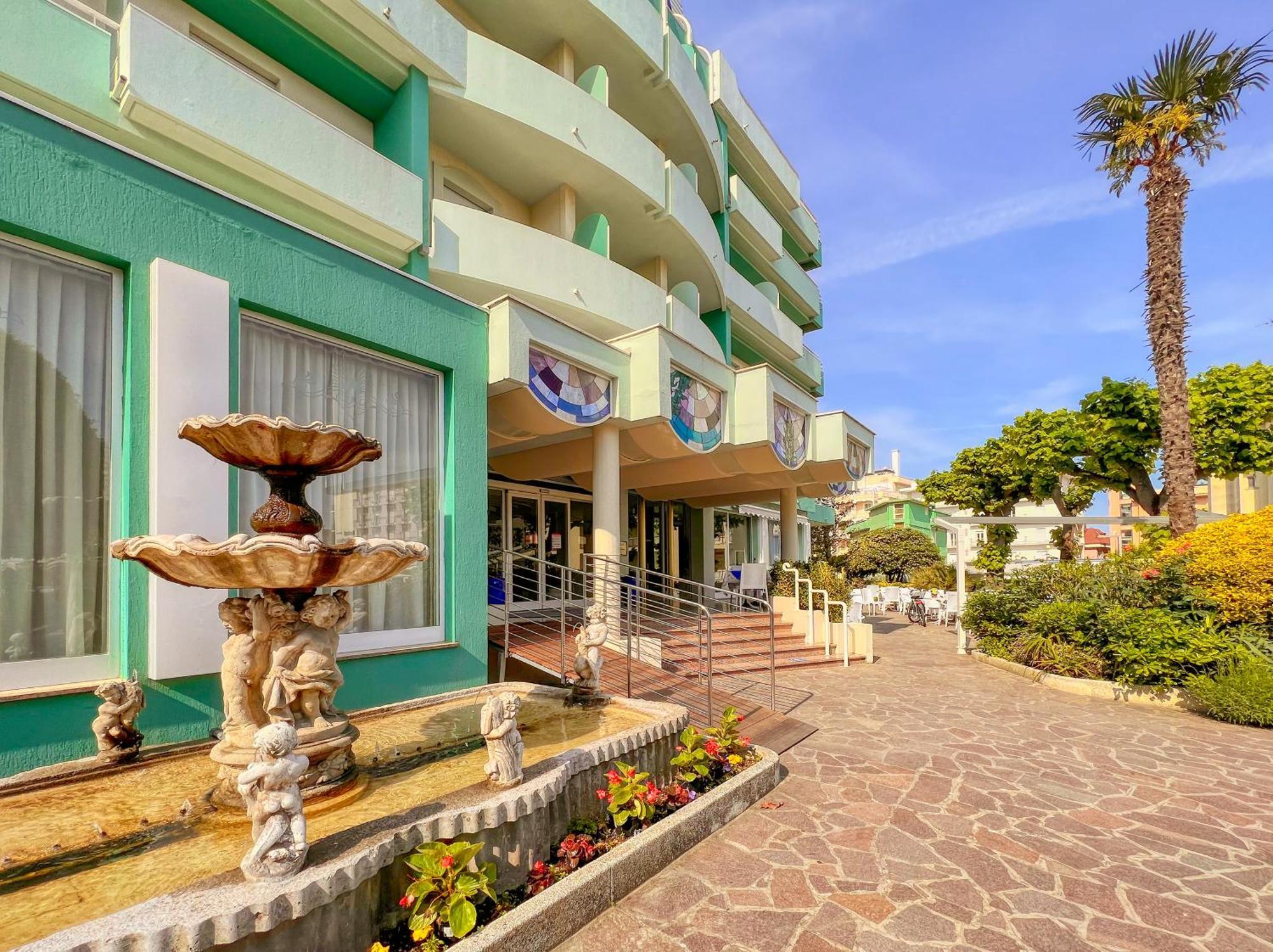 Hotel Losanna Gabicce Mare Exteriör bild