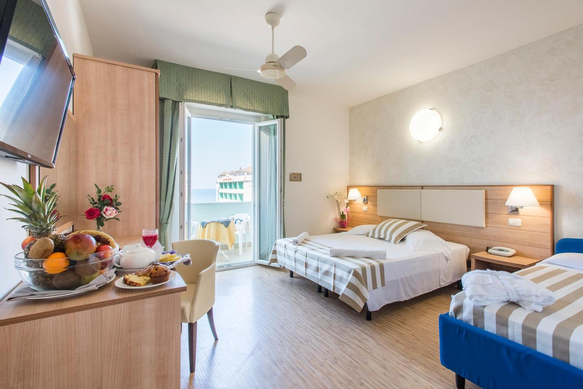 Hotel Losanna Gabicce Mare Exteriör bild