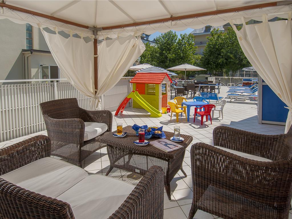 Hotel Losanna Gabicce Mare Exteriör bild