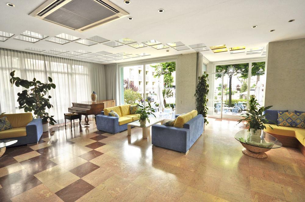 Hotel Losanna Gabicce Mare Exteriör bild